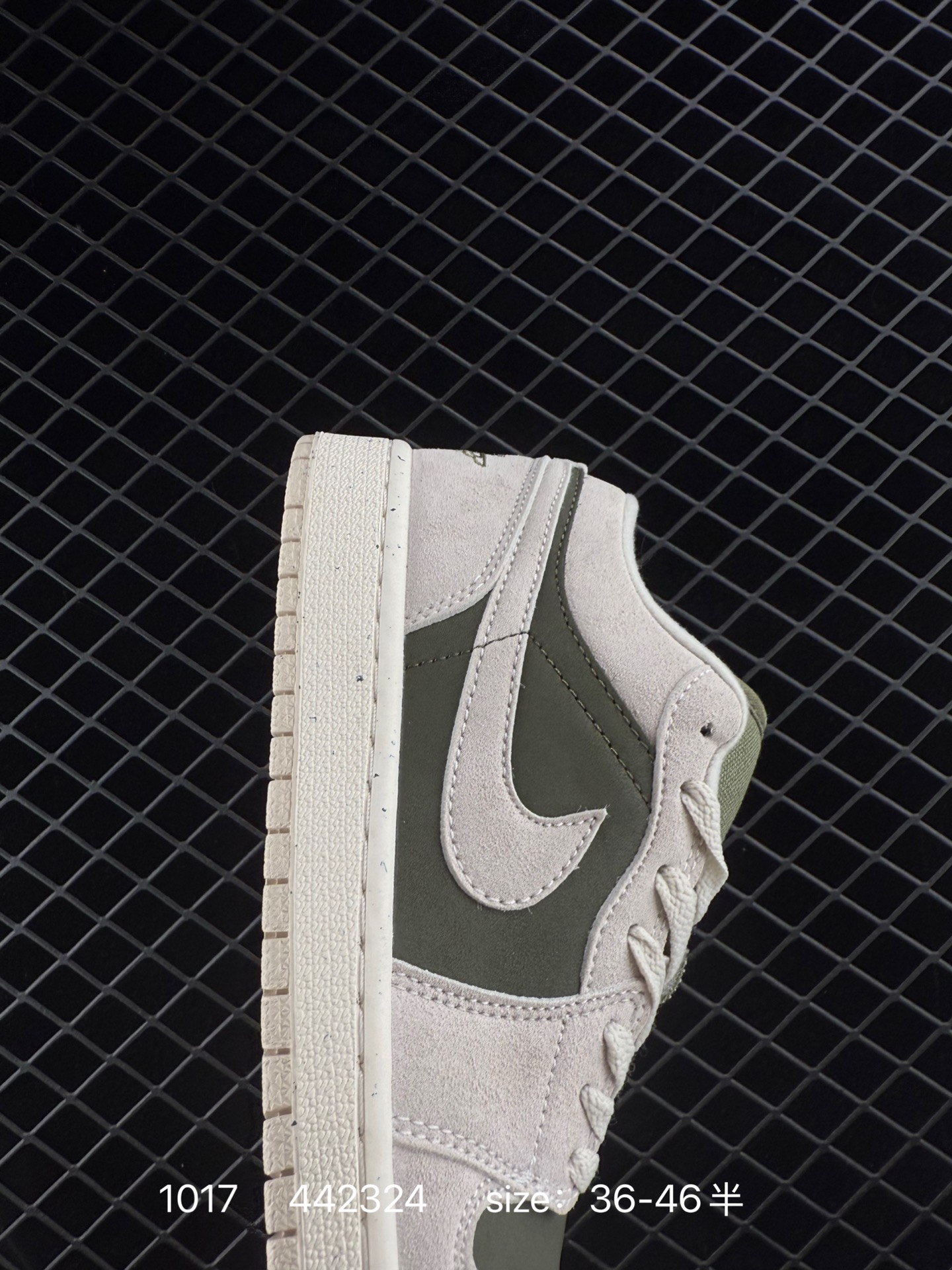 Nike Wmns Air Jordan 1 Low GS”Team Gold“